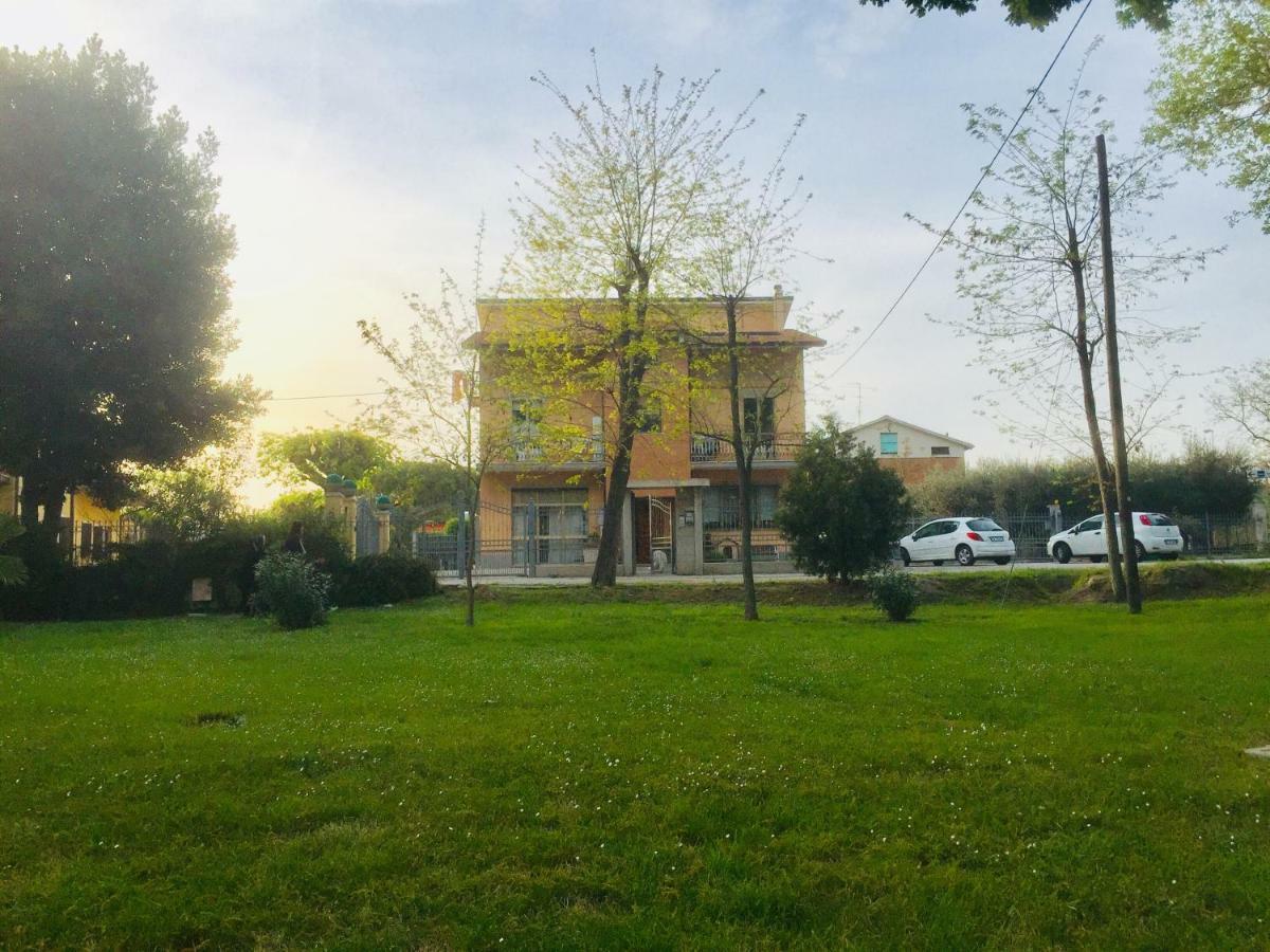 Monolocali B&B Santa Maria Apparente Civitanova Marche Buitenkant foto